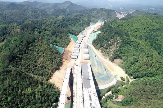 1589780890656236.jpg 调整大小 杨树岭桥往大桩号方向.JPG